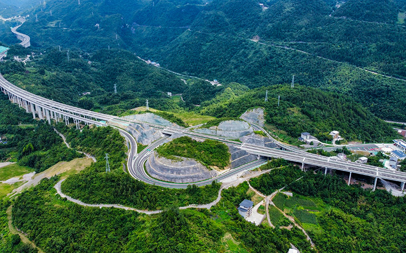 宜来高速鹤峰东段