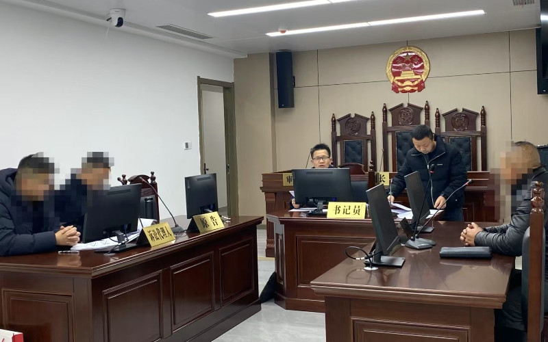 法院受理案件后，在征得双方当事人同意后，采用“诉前委派+司法确认”模式调解。