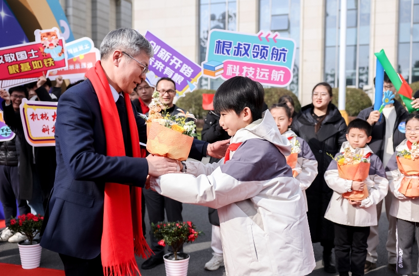 让科技之星闪耀！湖北举办院士专家走红毯活动【3】