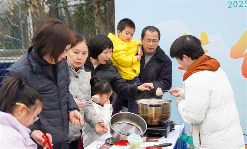 “荆楚粮油”走进社区 推广全谷物科学合理膳食