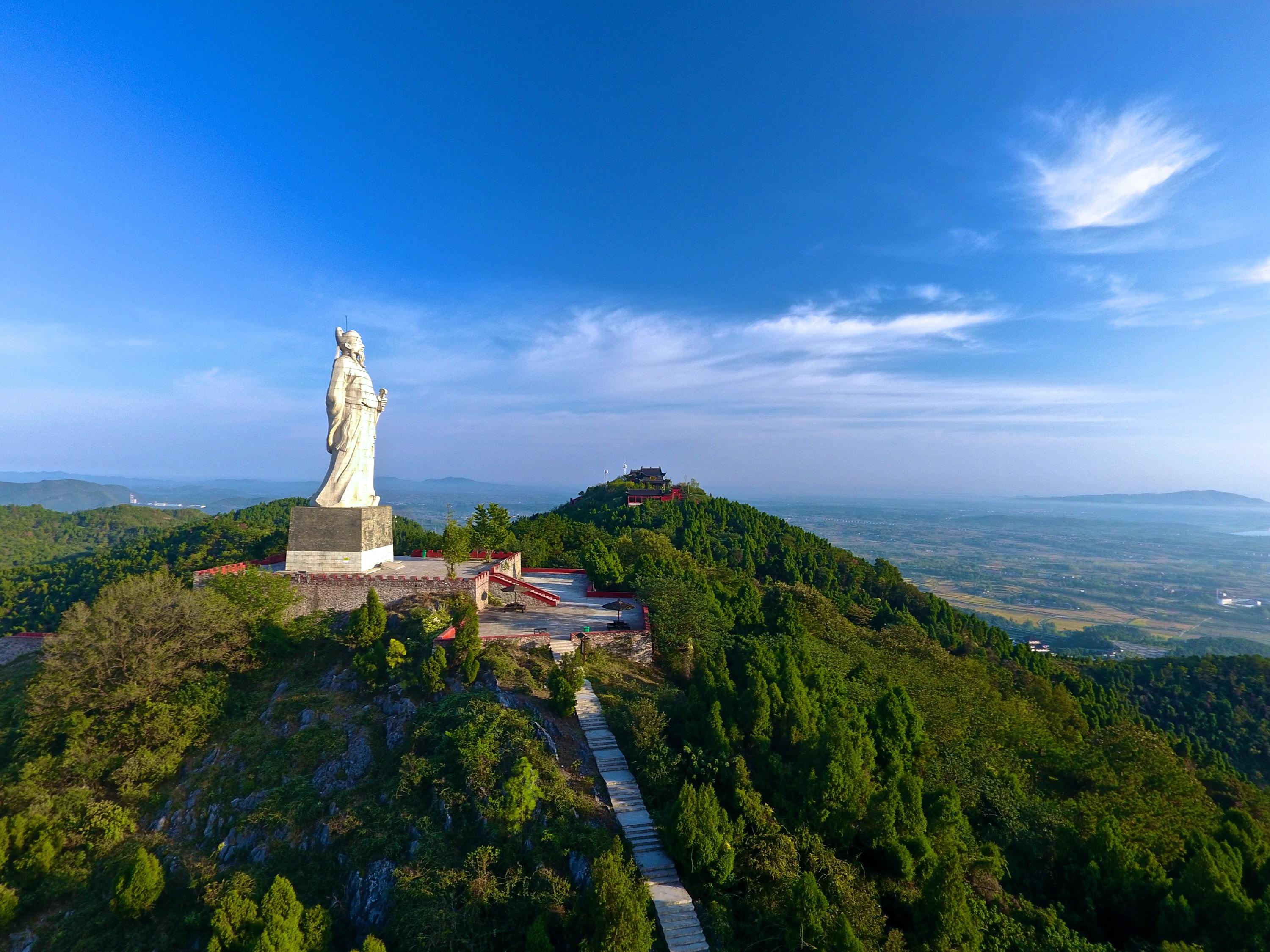 安陆白兆山 毛峰 摄