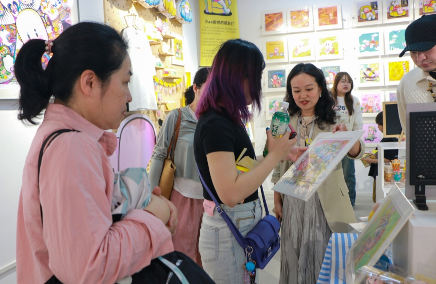 这所高校师生与艺术家举办联名艺术展【3】