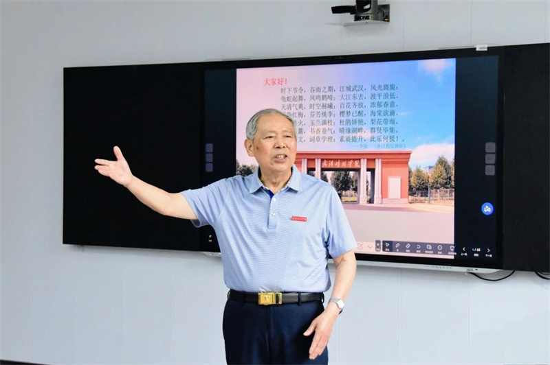 李敬一带领师生共赴春日诗书之约