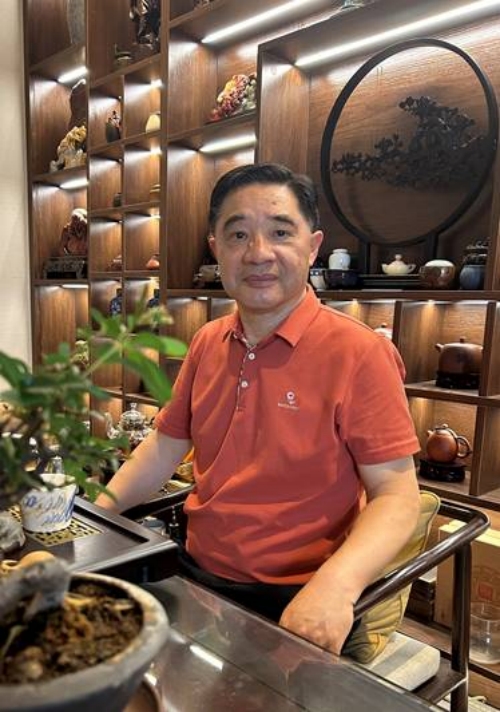 黄文平近照