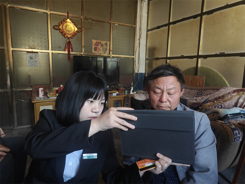 湖北五峰烟草：山区烟田的“数字赶考”