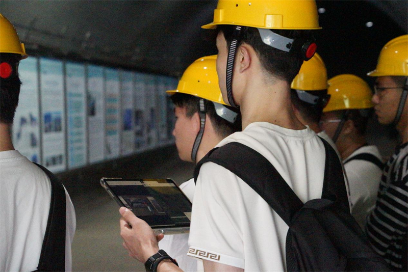 巴东野外实践课程现场。