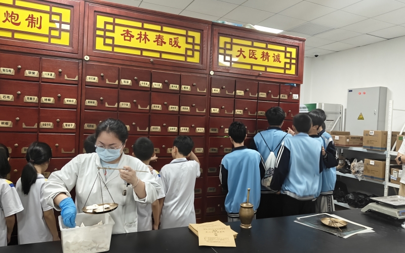 定向培养中药、中医等专业人才来武穴市规培实习。