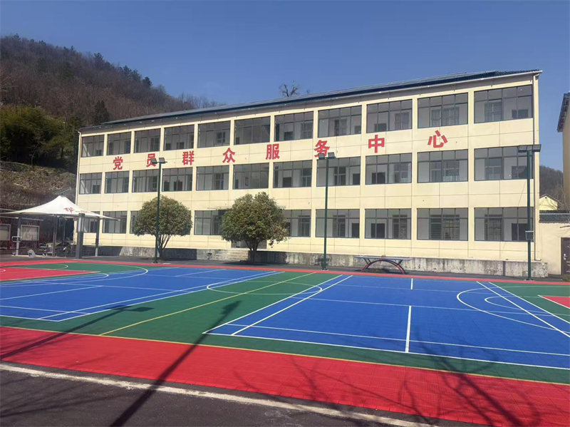 陡山村委会美化亮化现状