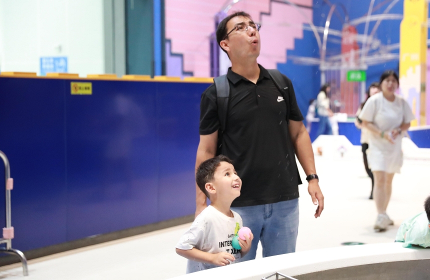 华科大附属幼儿园湖北省科技馆研学。