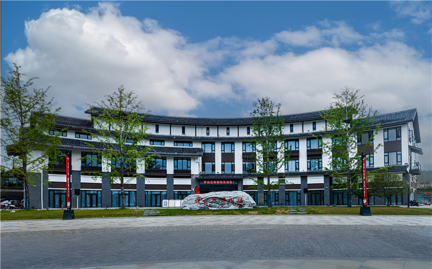 卓尔捐建的罗田县博物馆启用