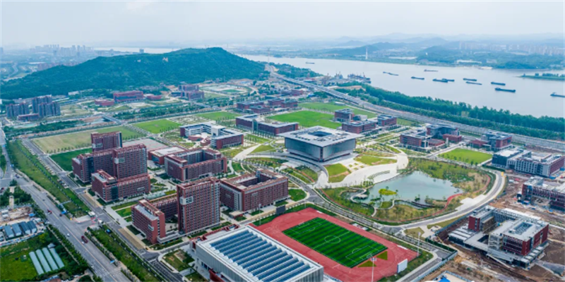华中科技大学军山校区、武汉理工大学军山校区。