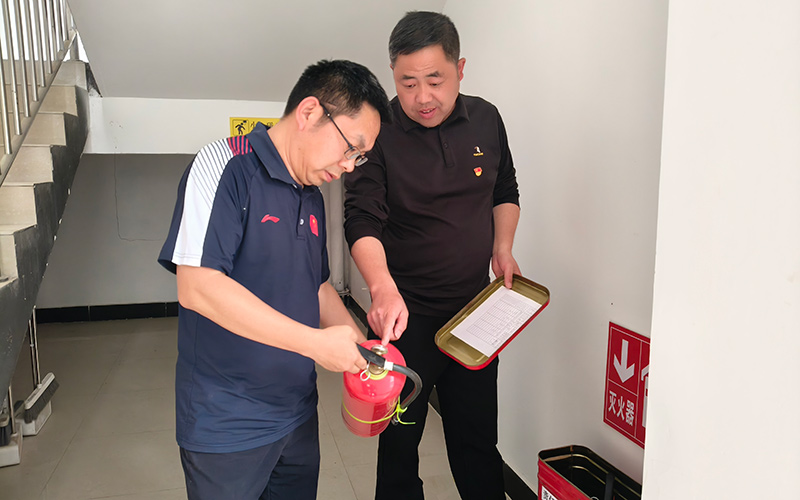 基层管理所（市场部）开展安全自查行动。田传波摄
