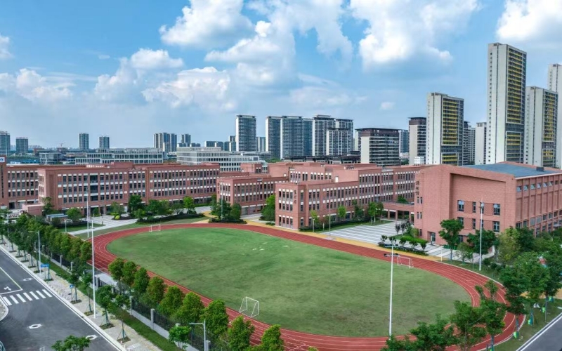 襄阳四中初级中学。