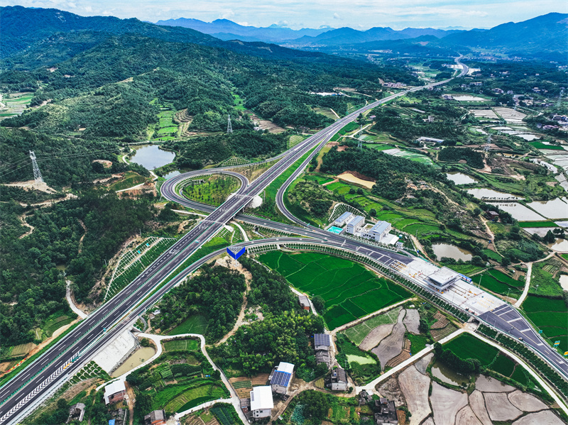 蕲春至太湖高速公路蕲春东段。