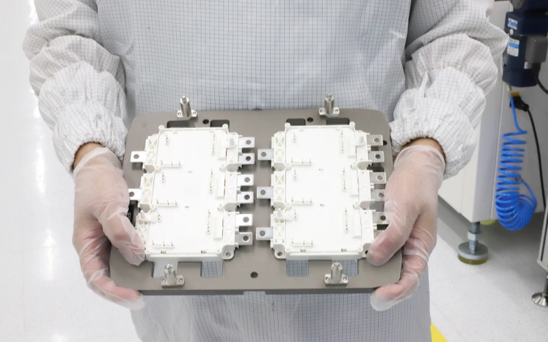 东风汽车打造华中地区首条 汽车功率半导体模块（IGBT）生产线。