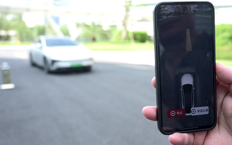 东风汽车在成都5G智能网联示范区进行创新实践。