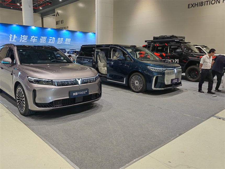 半年上市10款新車 武漢經開區新能源汽車跑贏大勢