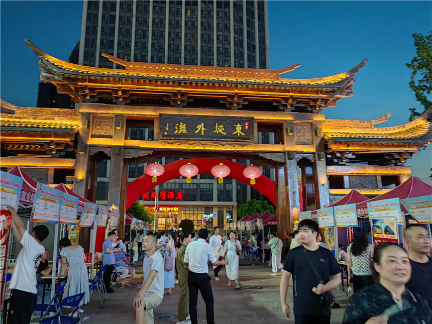 “夜市”招聘點亮求職路【8】