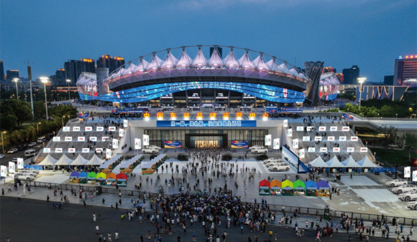 “来一脚、凑热闹”汉超美食生活荟将在中国车谷品牌运营中心同步开启。武汉市经开区供图