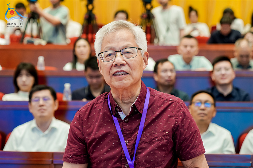 中国工程院院士樊明武点评本场比赛。