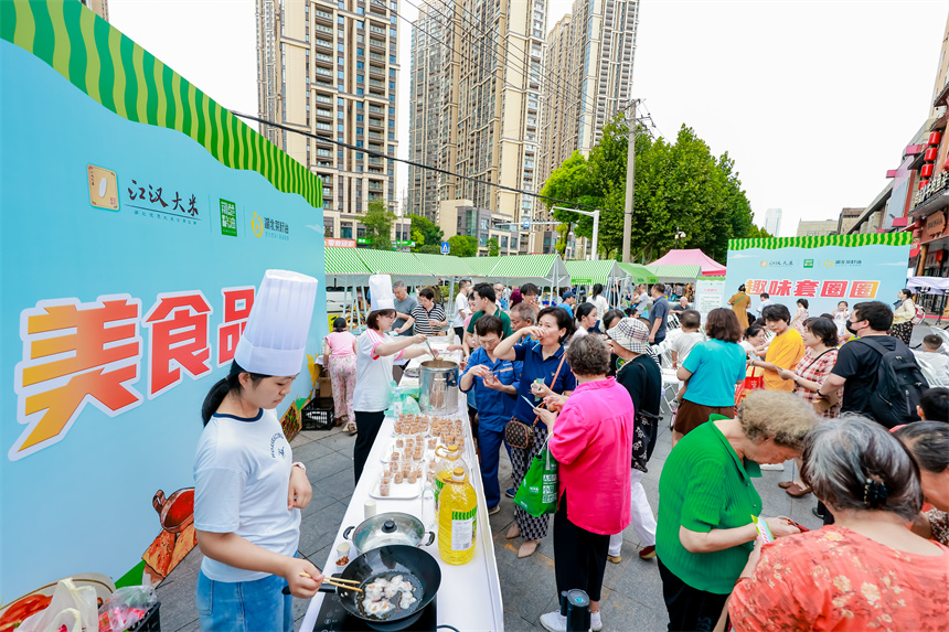 荆楚粮油走进社区 与居民共享健康“食”光