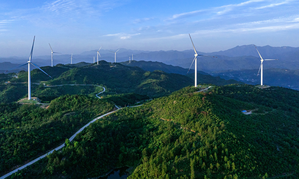 《画鹛坳风电风光》喻俊 摄