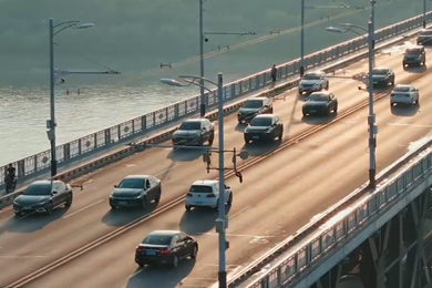 《敬大桥，致青春》武汉广播电视台映像武汉团队