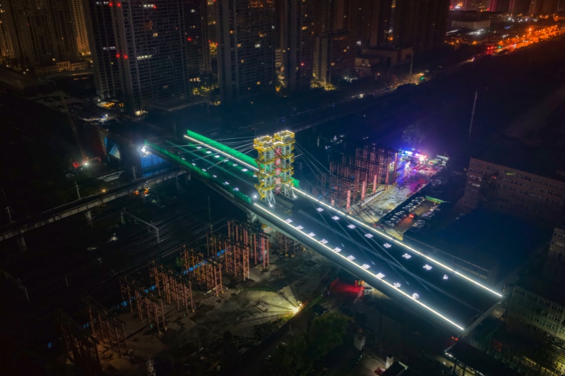 转体后的大桥。周鑫摄