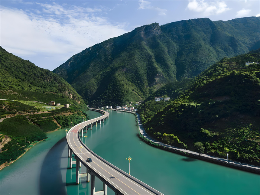 古昭公路（宜巴高速连接线）