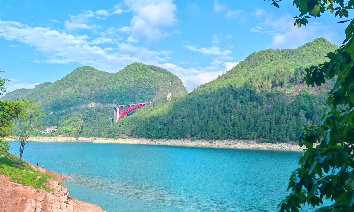 《咸丰县朝阳寺水库：春水共长天一色》郭胜芳  摄