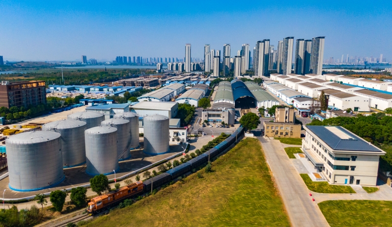 储粮智能化，多式联运格局基本成型。鄂良摄