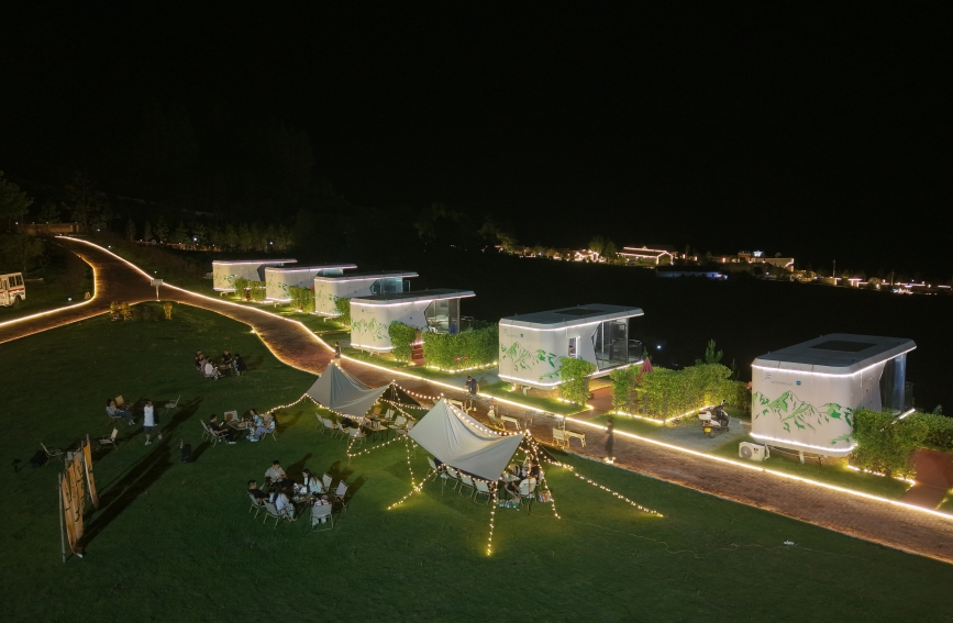 郧阳区云盖寺绿松石国家矿山公园夏夜。李尚菲摄