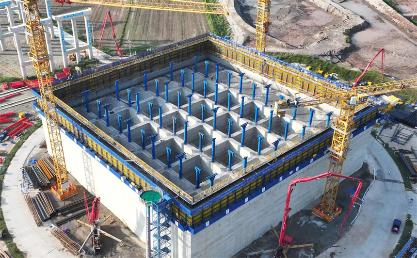 公路工程世界第一大沉井基础接高施工告捷【2】