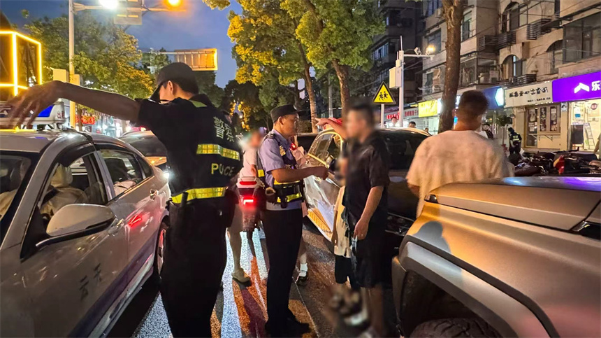 武汉公安织密巡控网 为假日筑牢平安屏障