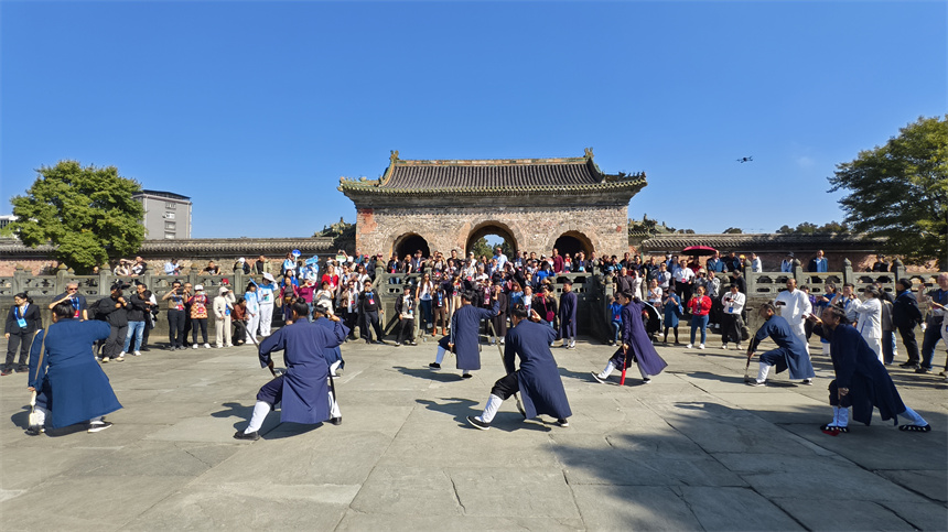 玉虛宮觀看武術表演