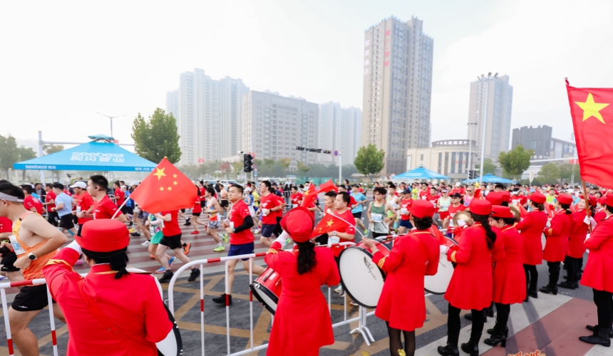 冠军送百斤米酒，2025孝感马拉松甜蜜开跑【4】