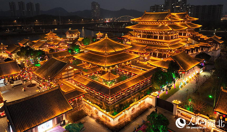 建筑美学与消费体验点亮“夜名片”