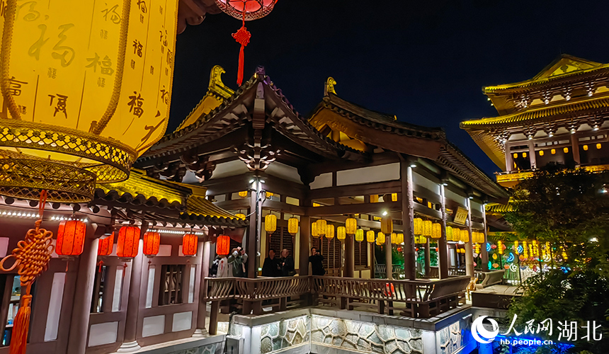 建筑美学与消费体验点亮“夜名片”【9】