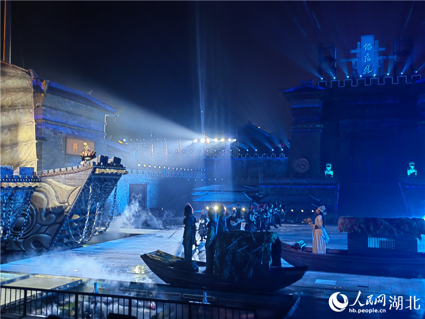 赤壁古战场遗址，大型实景剧再现赤壁之战。