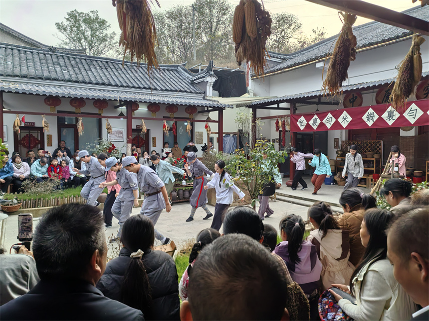 2025年湖北红色旅游季暨第三届大别山上红旗飘主题传播活动启幕