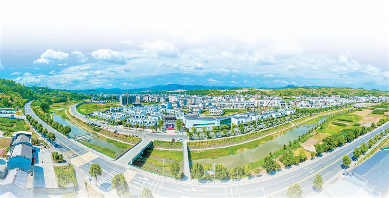 湖北竹山“点石成金”筑产业高地