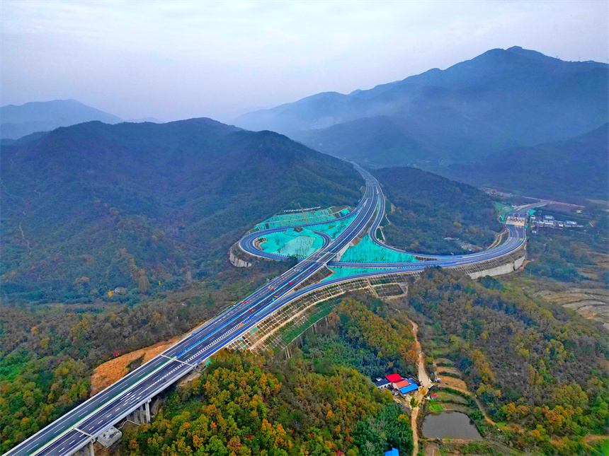 随州至信阳高速公路项目顺利通过交工验收