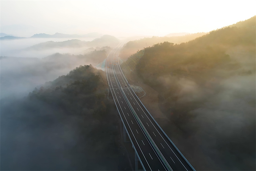 随州至信阳高速公路项目顺利通过交工验收