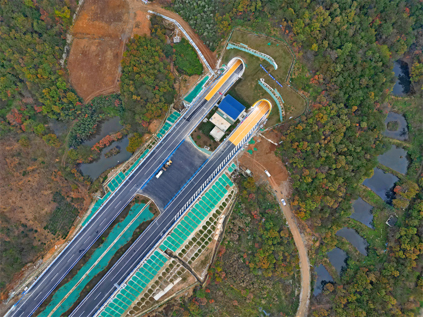 随州至信阳高速公路项目顺利通过交工验收