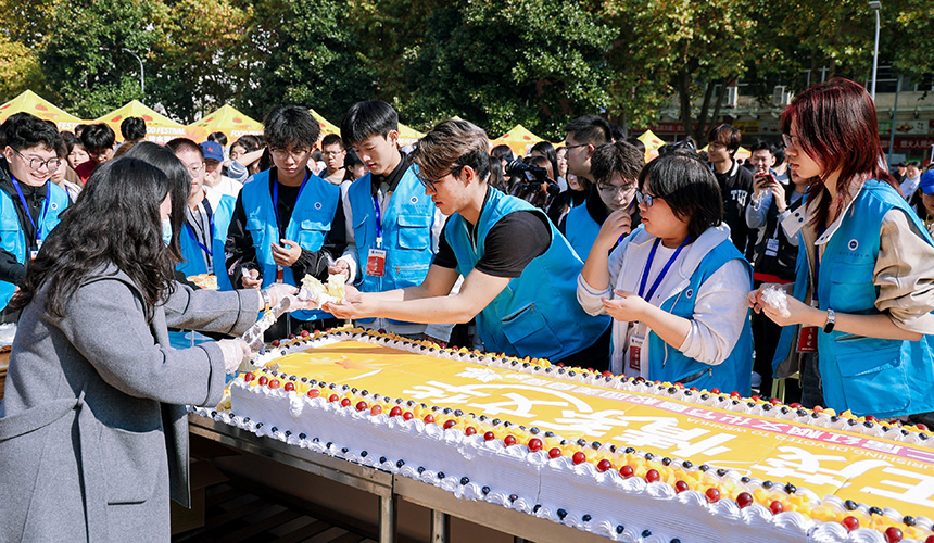文华学院第十二届红枫文化节启幕【5】