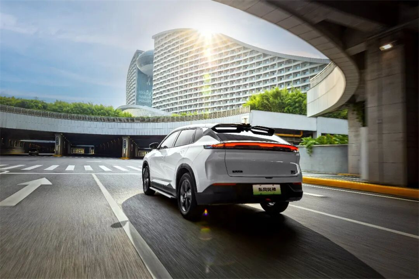 全球首款独立北斗量产乘用车东风风神SKY EV01交付