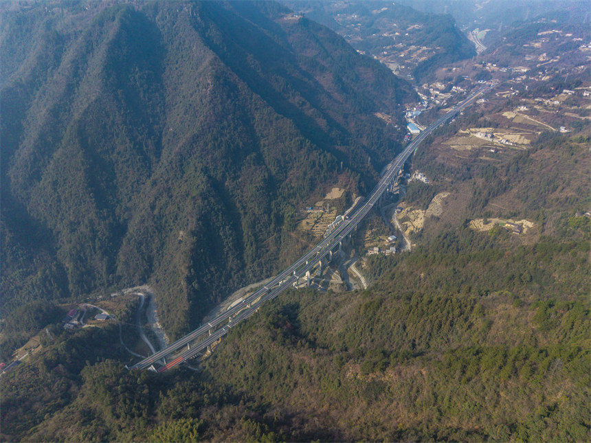 建始北高速河坪特大橋