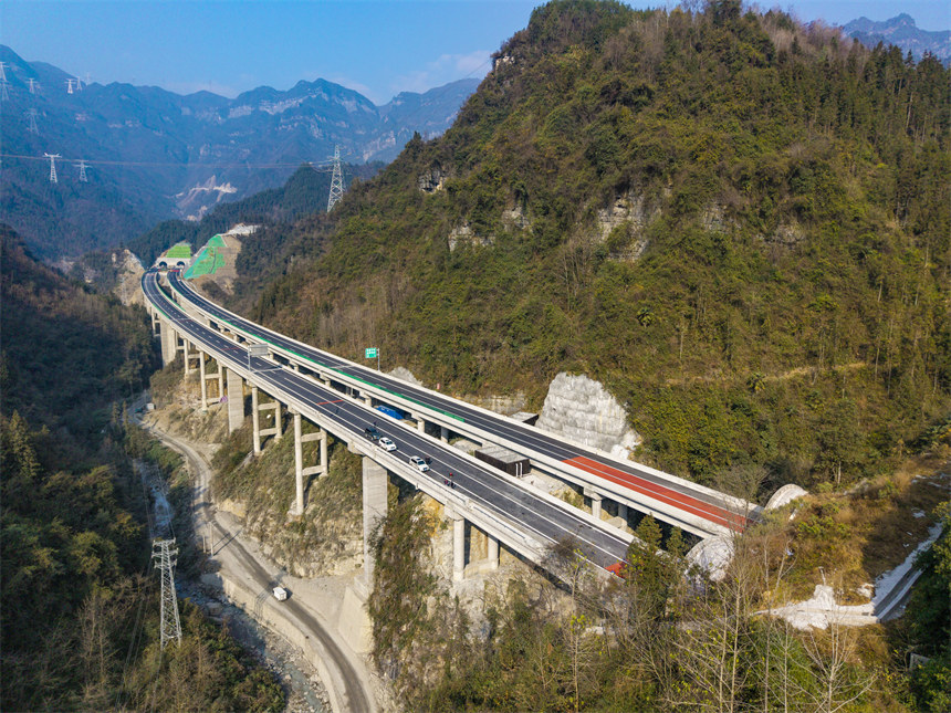 建始北高速凉风垭大桥