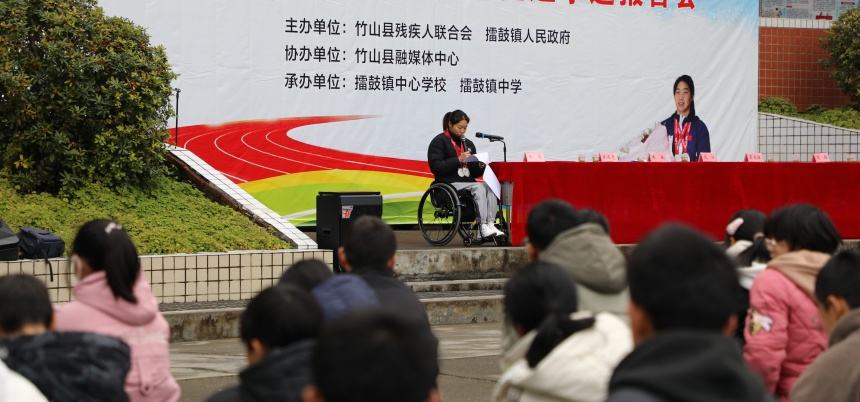 “湖北省自强模范”回母校分享奋斗故事