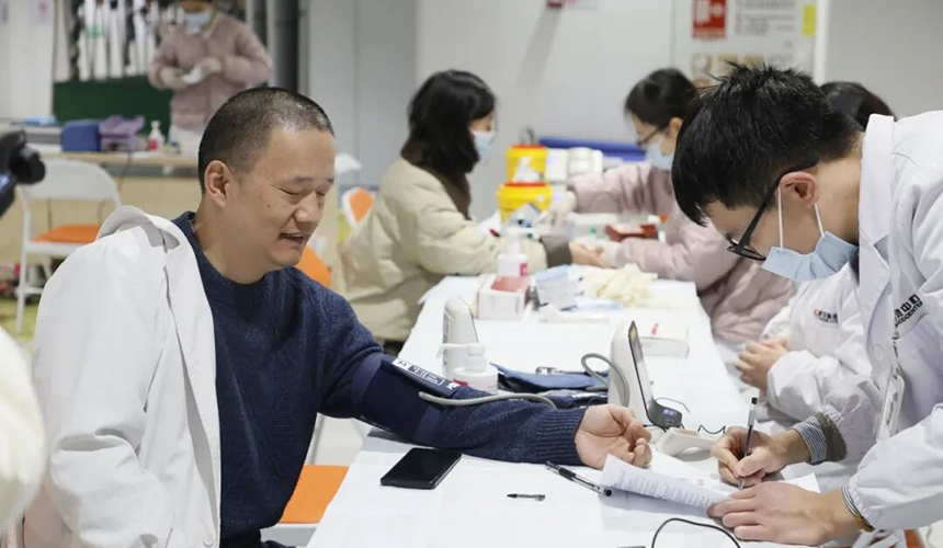 七載挽袖為生命續航!百余名醫護獻血37700毫升【3】